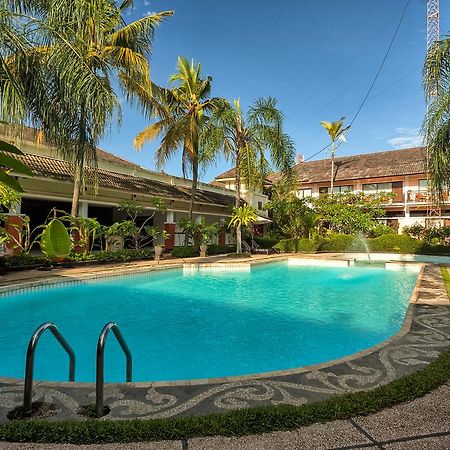 Hotel Montana Dua Маланг Екстер'єр фото