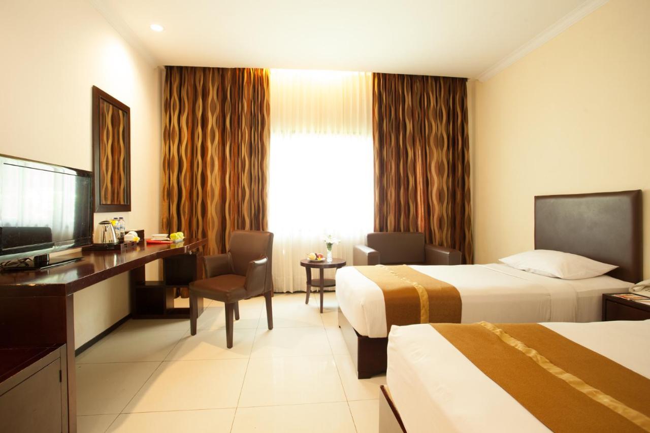 Hotel Montana Dua Маланг Екстер'єр фото