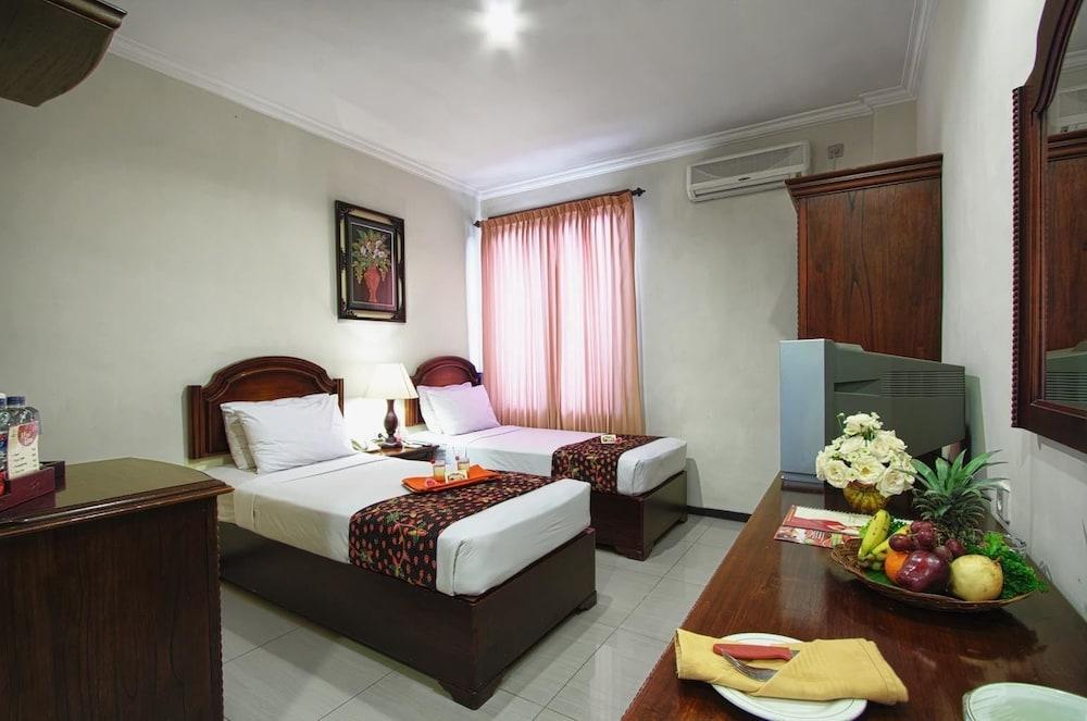Hotel Montana Dua Маланг Екстер'єр фото