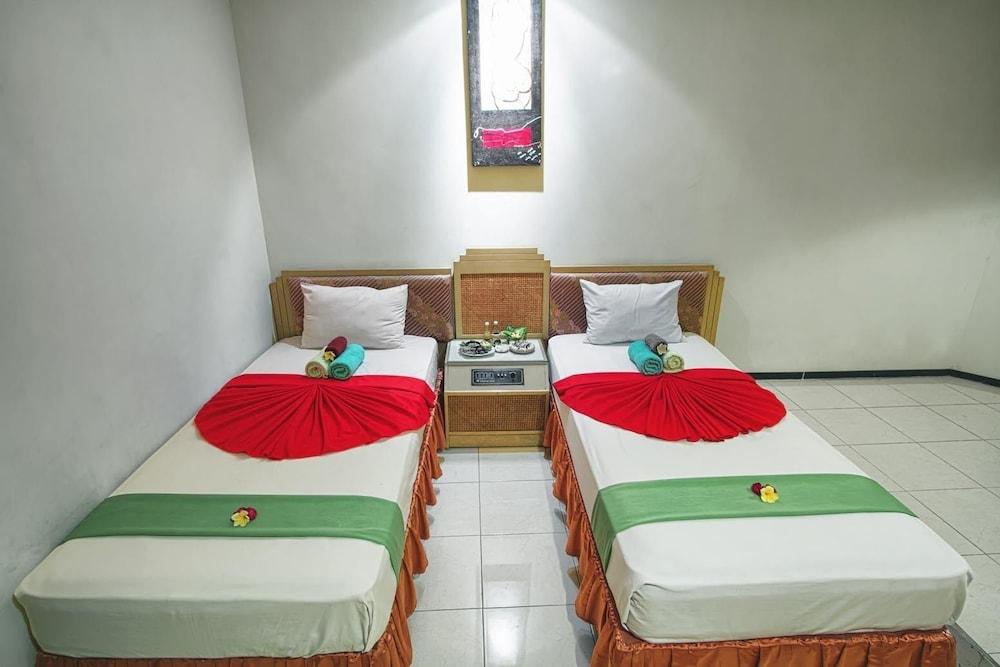 Hotel Montana Dua Маланг Екстер'єр фото