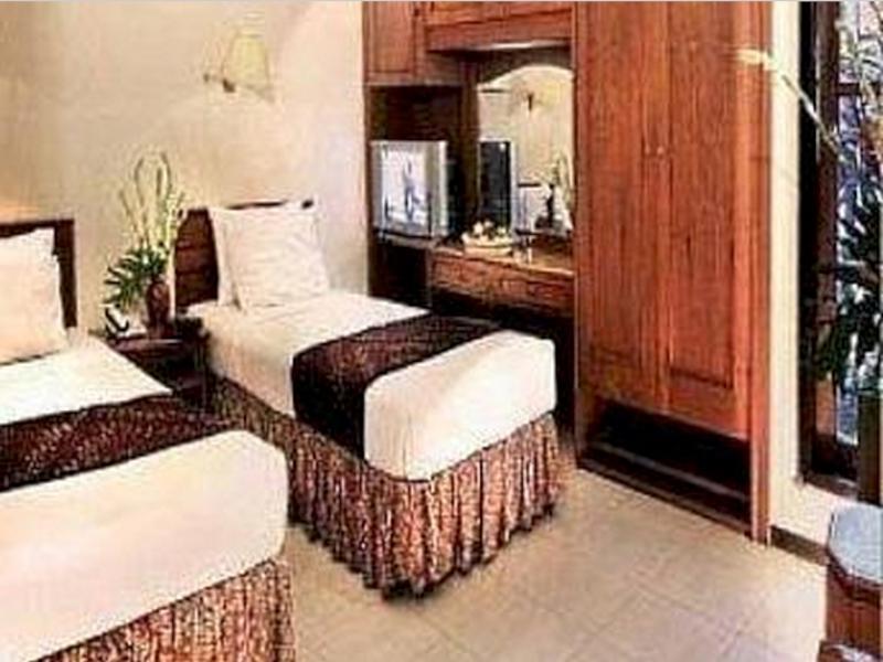 Hotel Montana Dua Маланг Екстер'єр фото