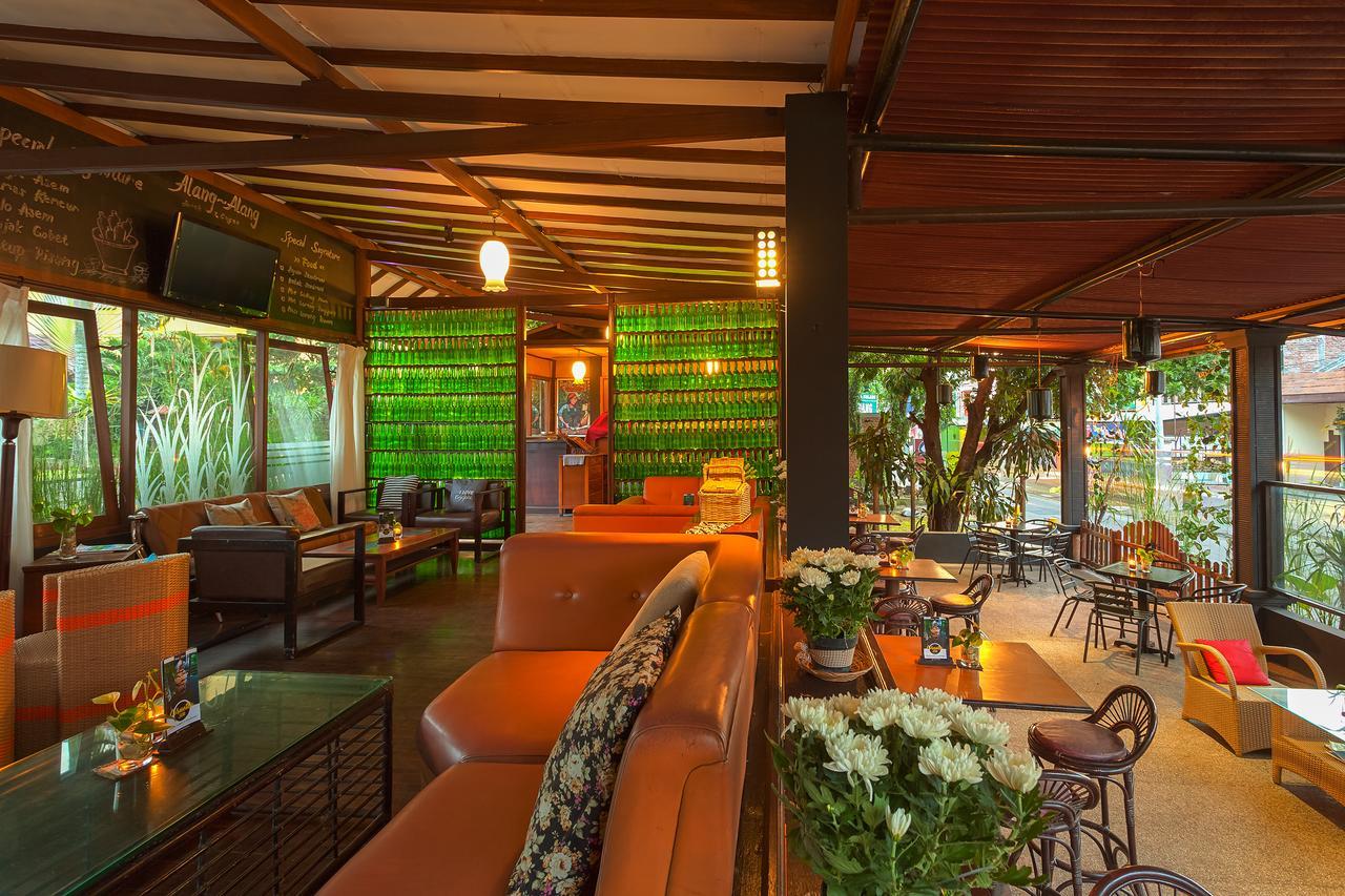 Hotel Montana Dua Маланг Екстер'єр фото