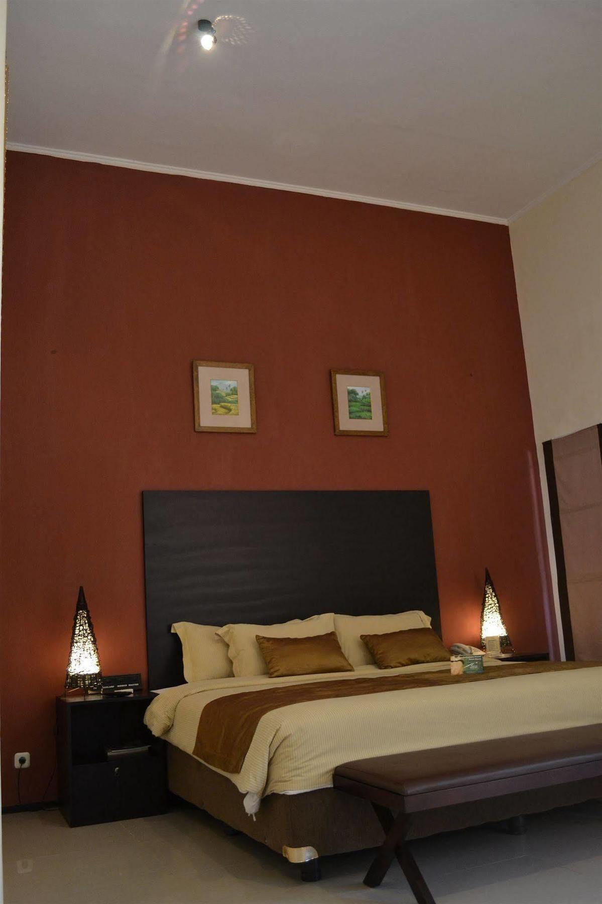 Hotel Montana Dua Маланг Екстер'єр фото